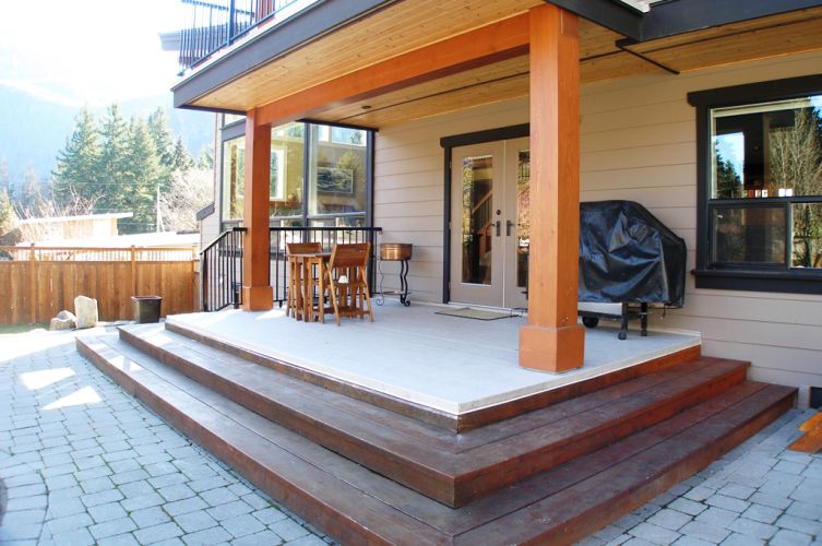 Deck Granite Rock Residence Home Builder Squamish granite
