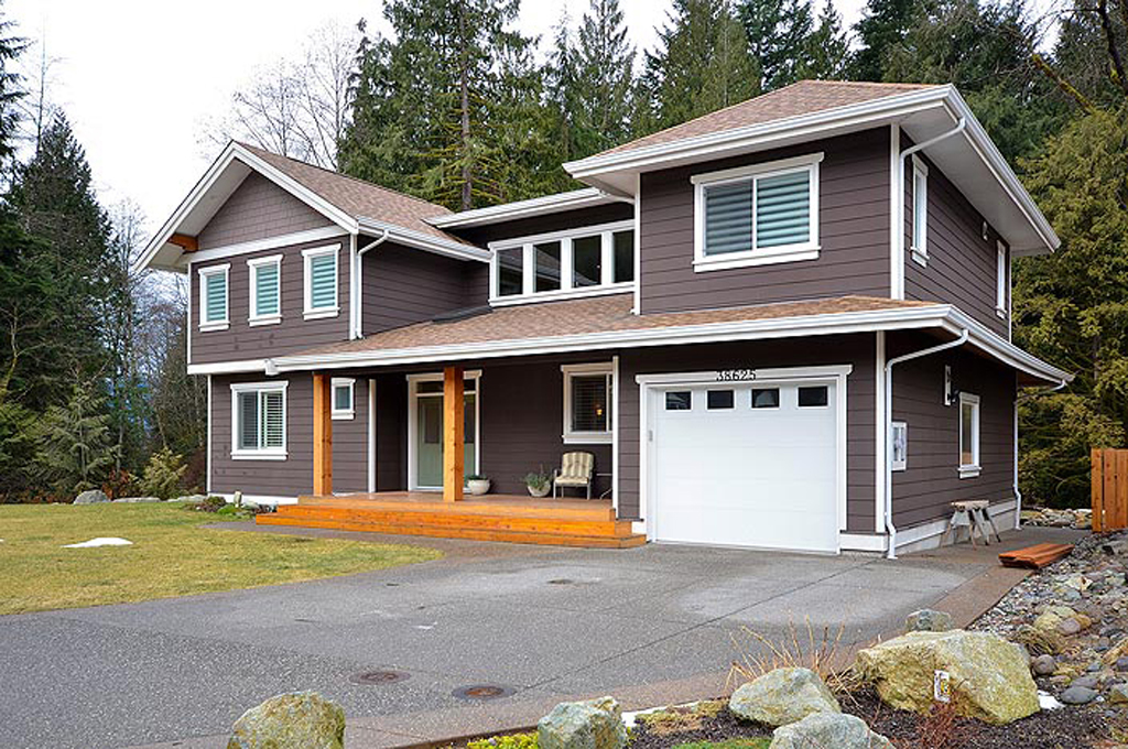 Lacey Anderson Residence Exterior Home builders Squamish